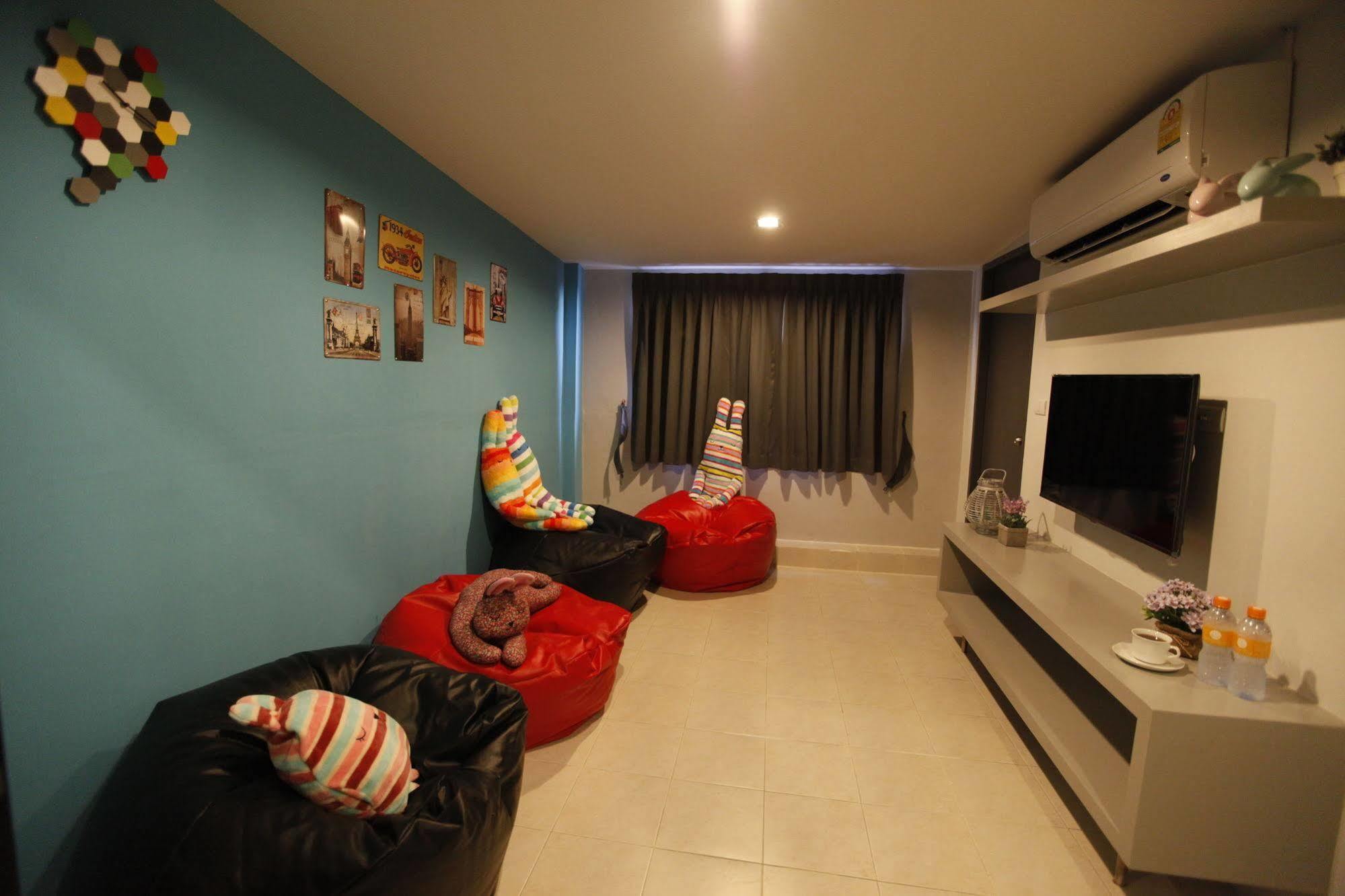 โอโย 720 แอท ไนท์ โฮสเทล Phuket ภายนอก รูปภาพ
